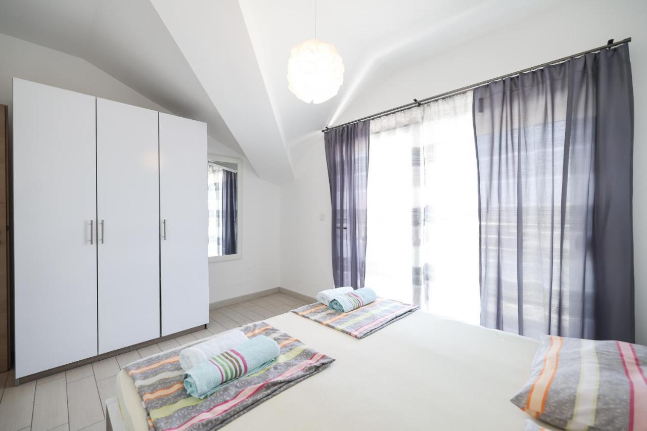 Apartments Nicola With Private Pool Bibinje Kültér fotó